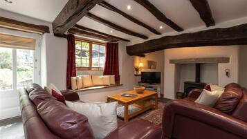 3 bedrooms, individually decorated, individually furnished, free WiFi