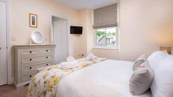 3 bedrooms, individually decorated, individually furnished, free WiFi