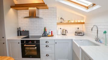 Fridge, dishwasher, electric kettle, toaster