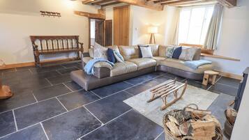 Cottage | Living area | DVD player