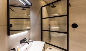 Bathroom - Underhowe (Ambleside)