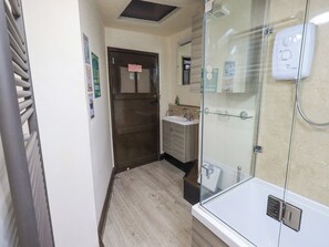 Cottage | Bathroom | Shower - Springwell Cottage (Ambleside)