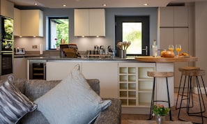 Fridge, dishwasher, cookware/dishes/utensils - Landower House (Ambleside)