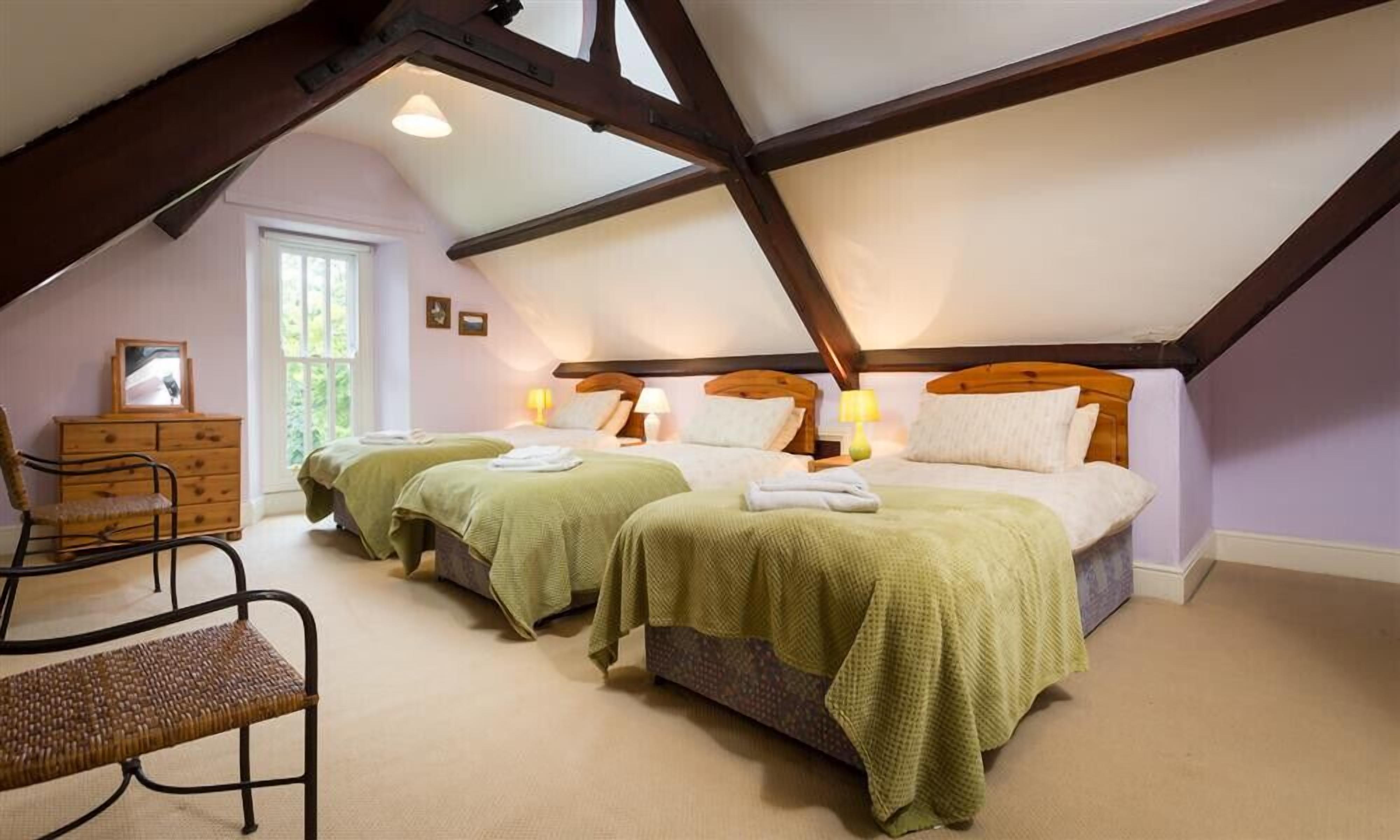 5 bedrooms, individually decorated, individually furnished, free WiFi
