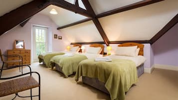 5 bedrooms, individually decorated, individually furnished, free WiFi