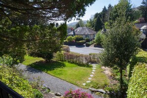 Property grounds - Bield How (Ambleside)
