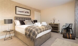 1 habitación, decoración personalizada y muebles diferentes 