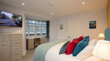 4 bedrooms, individually decorated, individually furnished, free WiFi