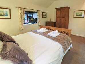 1 bedroom, individually decorated, individually furnished