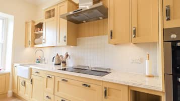 Casa de campo | Cozinha privada | Geladeira, lava-louças, talheres/pratos/utensílios de cozinha