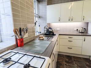 Cottage | Private kitchen - Gildabrook Cottage (Windermere)