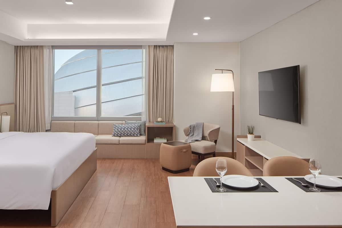 Deluxe Studio | 1 bedroom, minibar, in-room safe, individually decorated