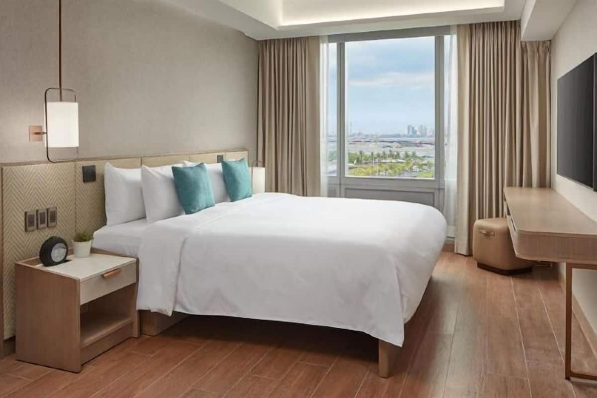 1 bedroom, minibar, in-room safe, individually decorated