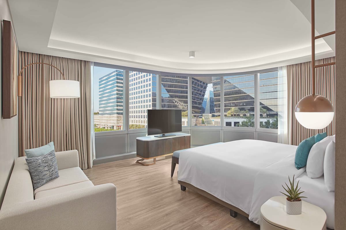 Luxury Suite | 1 bedroom, minibar, in-room safe, individually decorated