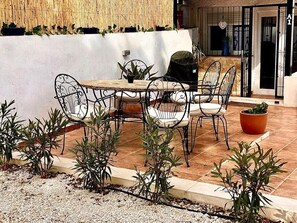 Outdoor dining - 'Coll de Rates' Beautiful 1-Bed Apartment (Alcalali)