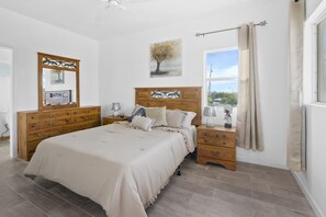 2 bedrooms, iron/ironing board, travel cot, WiFi - Cozy two-bedroom two bathroom on white sandy beach (Exuma)