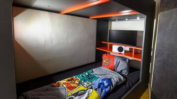 1 bedroom, free WiFi, bed sheets