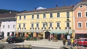 A building with the sign 'GASTHOF ALTE POST' indicating a hotel. - Apartment "Gasthof Alte Post - Top 4 Commodore" (Gmünd in Kärnten)