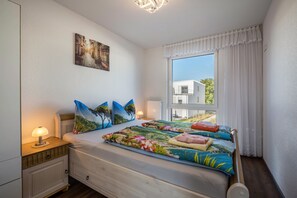 4 bedrooms, iron/ironing board, free WiFi, bed sheets - Holiday Home "Lübeck Buntekuh" with Garden, Balcony & A/C (Lübeck)