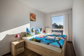 4 makuuhuonetta, silitysrauta/-lauta, ilmainen Wi-Fi, vuodevaatteet