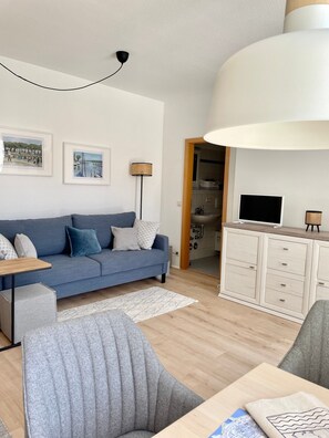 TV - Apartment 'Seehaase' with Balcony and Wi-Fi (Radolfzell am Bodensee)