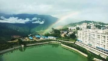 حمام سباحة خارجي