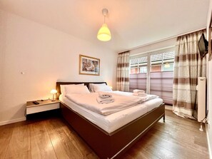 2 bedrooms, iron/ironing board, WiFi - Haus Seerose - 2 room apartment close to the beach in the center of Scharbeutz with southwest view (Scharbeutz)