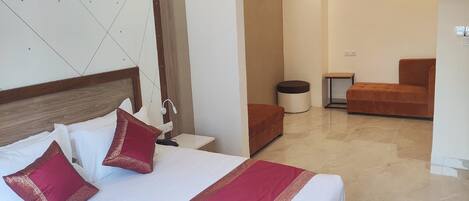 Executive Double Room | Cadar kapas Mesir, peralatan tempat tidur premium, meja, Wi-fi percuma