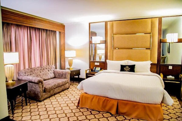 Iron/ironing board, free WiFi, bed sheets - Saffron D'or Hotels Lahore (Lahore)