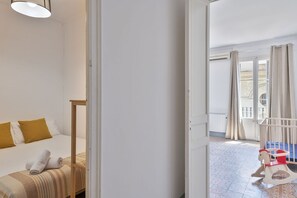 3 bedrooms, in-room safe, desk, iron/ironing board