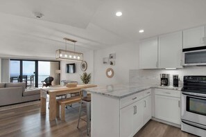 Fridge, microwave, oven, stovetop - Beachside One 4067 (Miramar Beach)