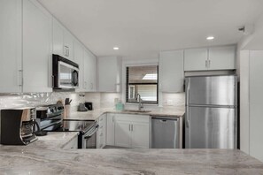 Fridge, microwave, oven, stovetop - Beachside One 4067 (Miramar Beach)