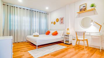 3 bedrooms, in-room safe, desk, iron/ironing board