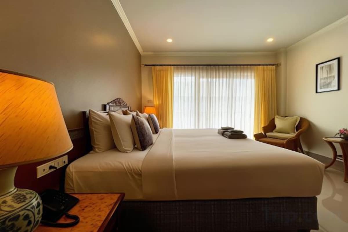 In-room safe, desk, soundproofing, WiFi (free)