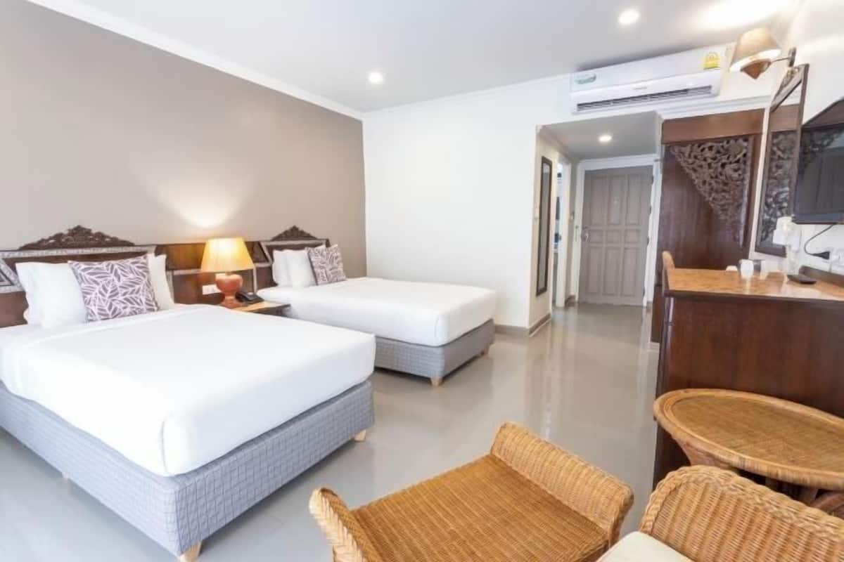 In-room safe, individually decorated, individually furnished, desk