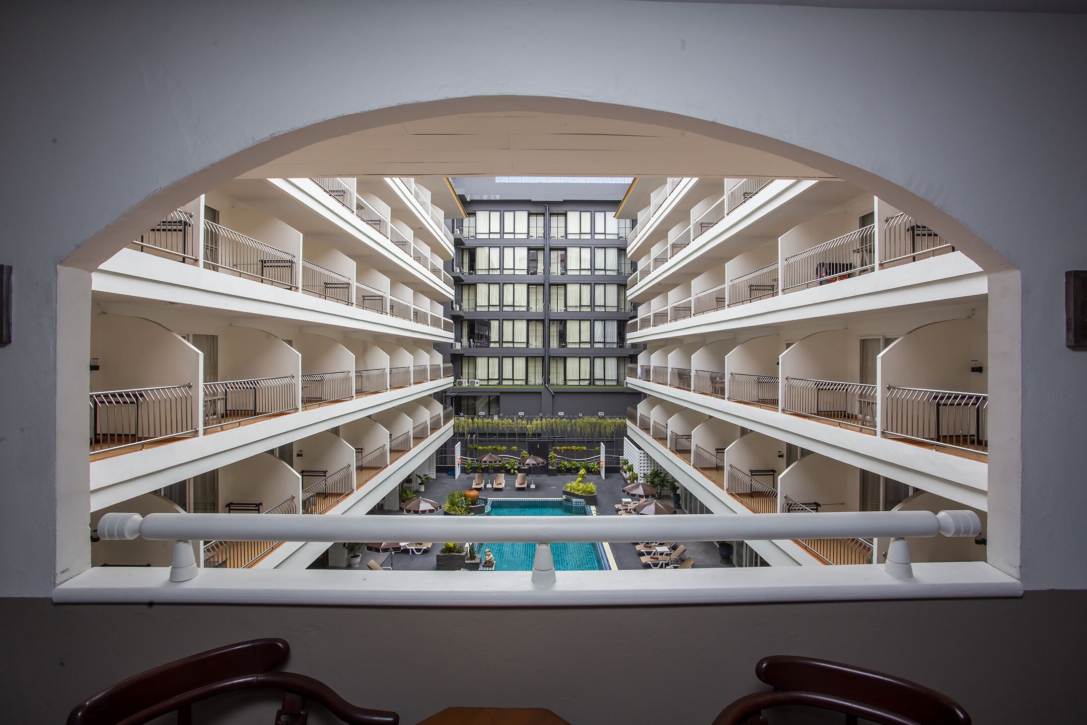 2 outdoor pools