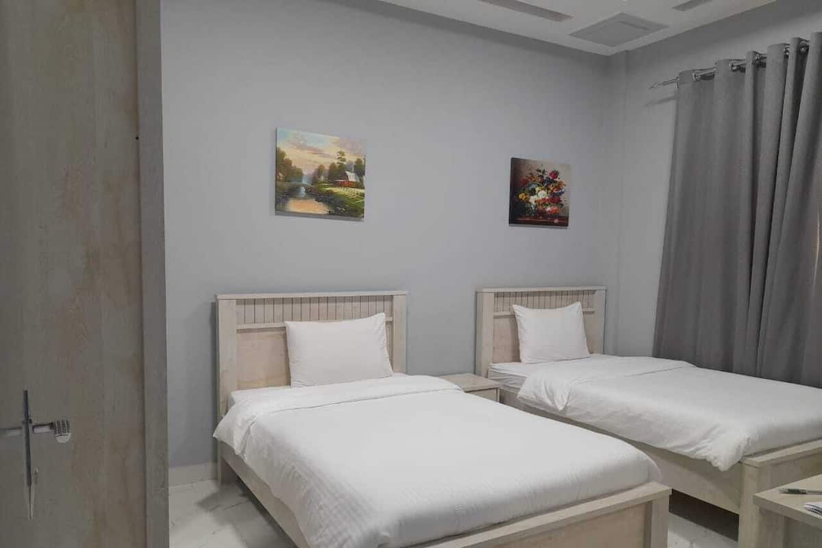 Standard Double or Twin Room, 1 Bedroom | 1 bedroom, in-room safe, iron/ironing board, free WiFi