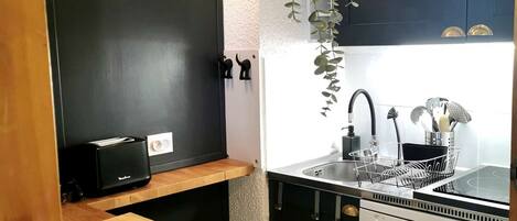 Fridge, microwave, dishwasher, toaster