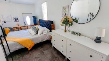 3 bedrooms, desk, free WiFi, bed sheets