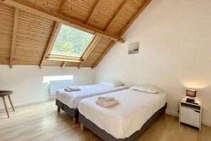 4 Schlafzimmer, Bügeleisen/Bügelbrett, Reisekinderbett