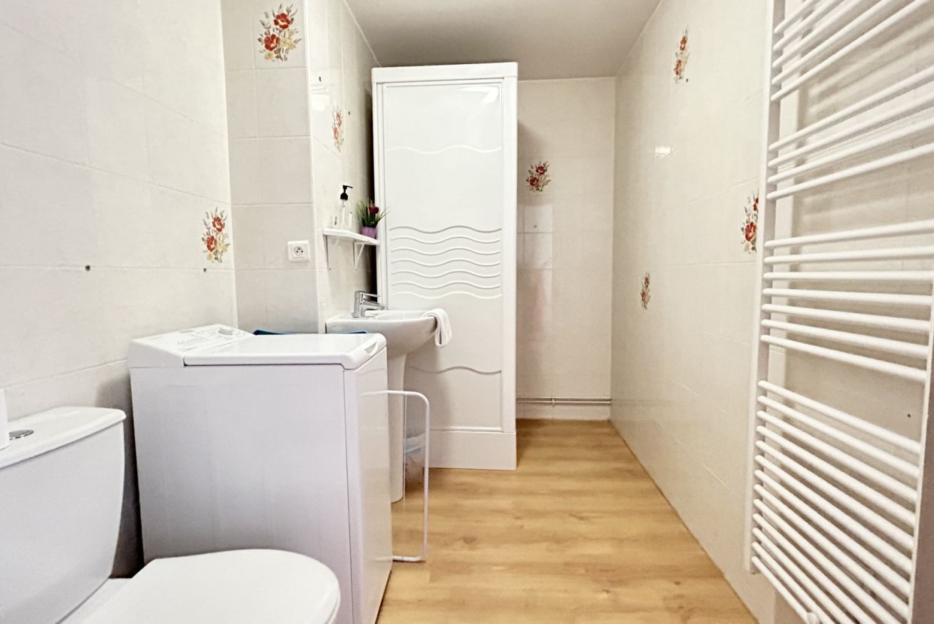 Douche, serviettes fournies
