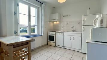 Refrigerador, microondas, horno, lavavajillas