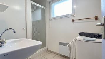 Een douche, een haardroger