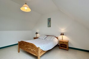2 bedrooms, bed sheets