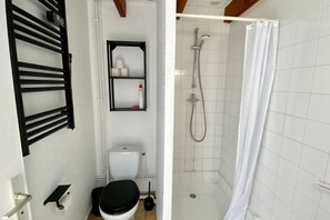 Douche, sèche-cheveux