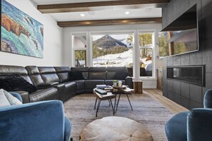 Smart-TV, peis, videospill og fotballspill