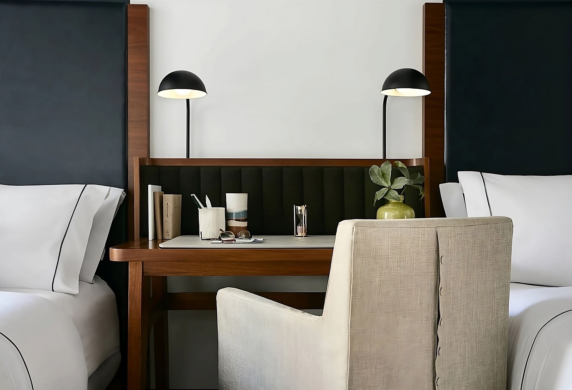 Take The Family On A Trip! 4 Convenient Units, Minutes to Museum of Modern Art!