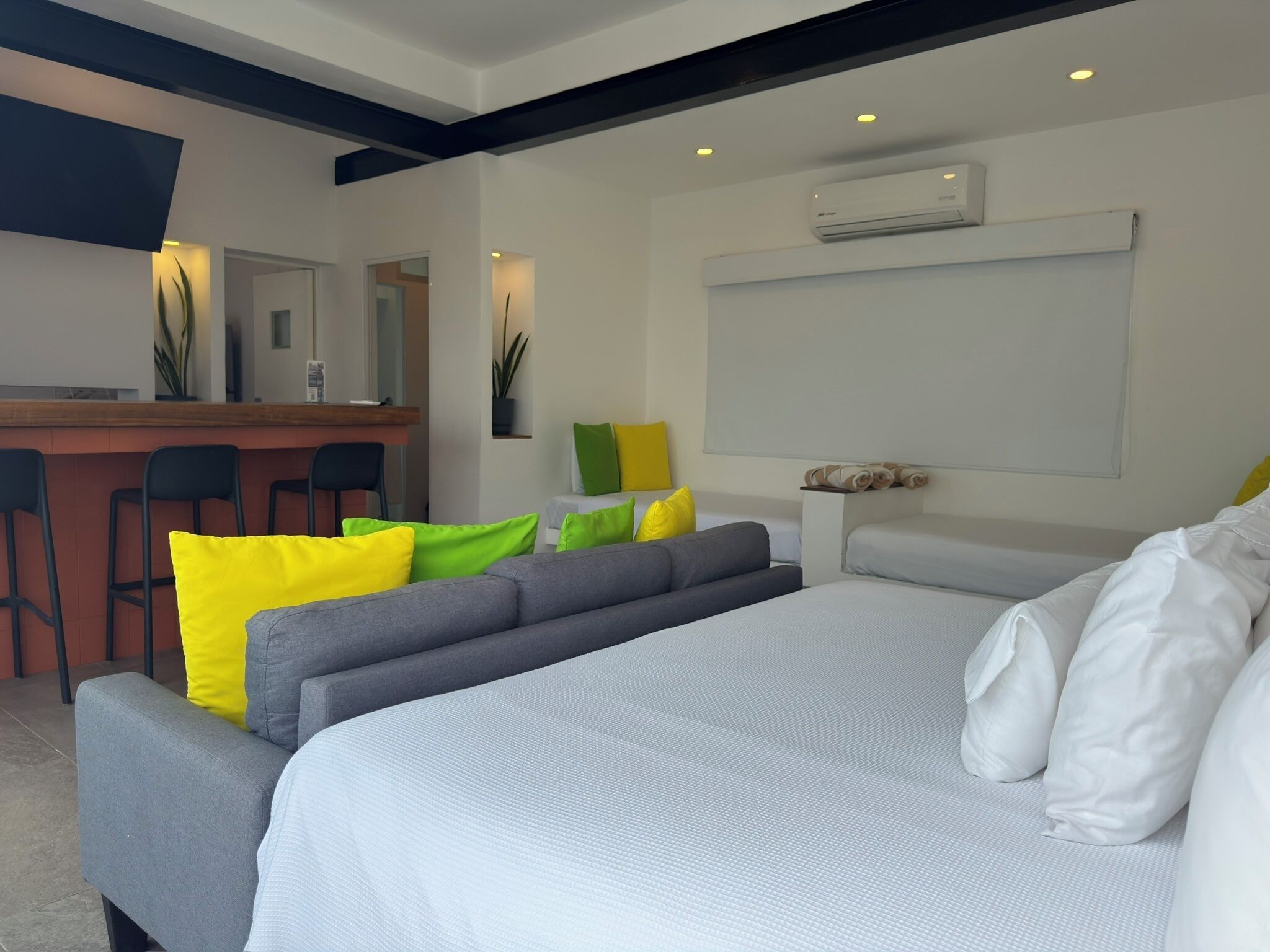 Premium bedding, in-room safe, individually decorated
