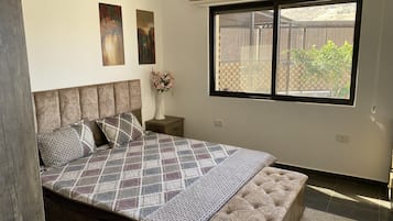 3 bedrooms, free WiFi, bed sheets