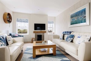 Unclassified image, 4 of 38, button